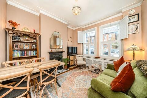 2 bedroom flat for sale, Ingelow Road, London SW8