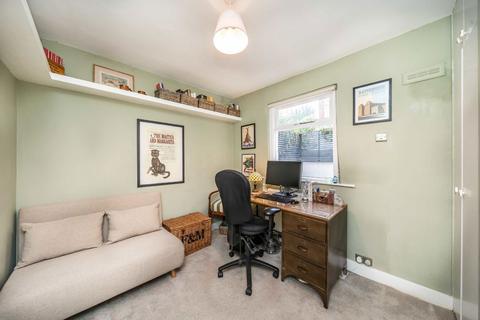 2 bedroom flat for sale, Ingelow Road, London SW8