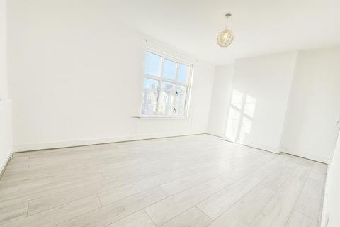 undefined, 2 Bedroom Flat To Let - HP11