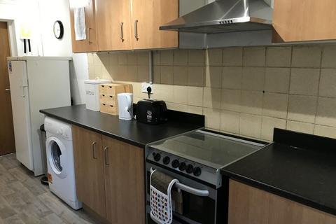 4 bedroom terraced house to rent, Birkin House, Dunkirk, Nottingham, NG7 2JT