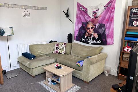 4 bedroom terraced house to rent, Birkin House, Dunkirk, Nottingham, NG7 2JT