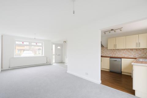 3 bedroom semi-detached house to rent, Windsor Court, Grangetown, TS6