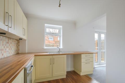 3 bedroom semi-detached house to rent, Windsor Court, Grangetown, TS6