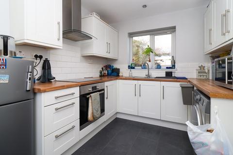 2 bedroom terraced house to rent, Cheviot Road, Leicester, LE2
