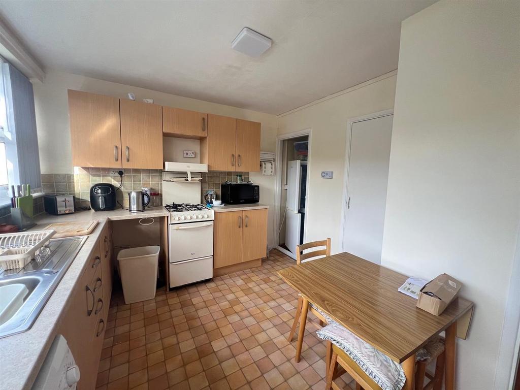 Kitchen 3.jpg