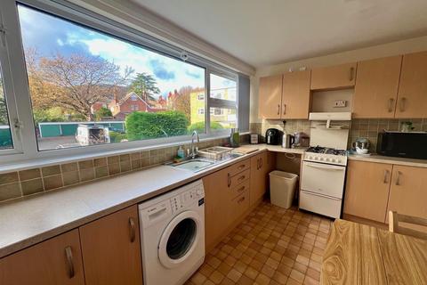 undefined, Avenue Road, Malvern