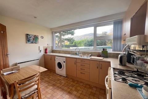 undefined, Avenue Road, Malvern