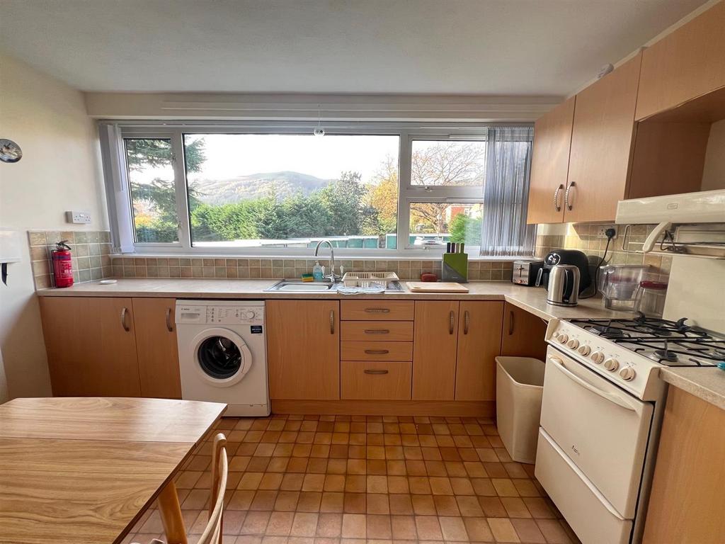 Kitchen 4.jpg