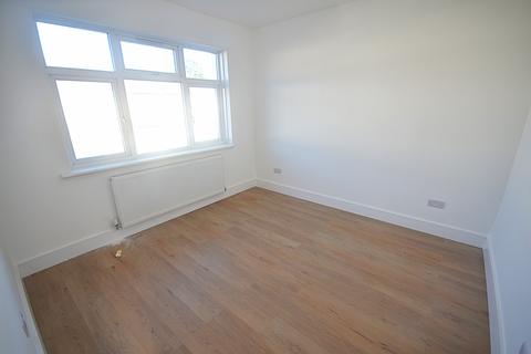 3 bedroom terraced house to rent, Ilford, IG1
