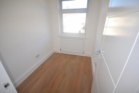 3 bedroom terraced house to rent, Ilford, IG1