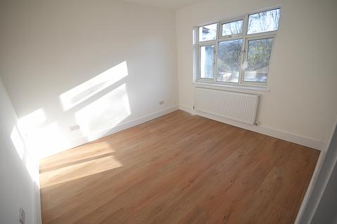 3 bedroom terraced house to rent, Ilford, IG1