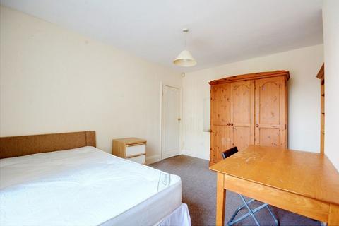 4 bedroom semi-detached house to rent, Greenfield Street, Dunkirk, Nottingham, NG7 2JN