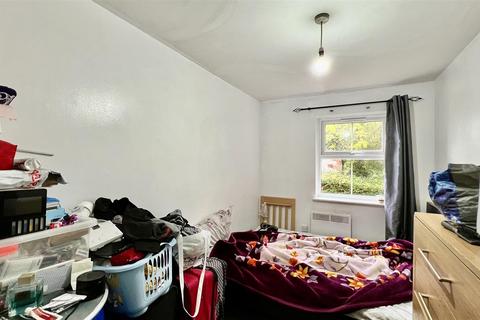 2 bedroom apartment for sale, Old Park Mews, Heston TW5