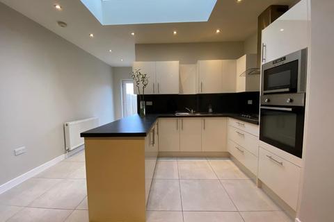 undefined, First Avenue, Dagenham