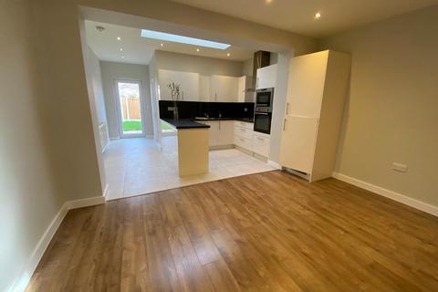 undefined, First Avenue, Dagenham