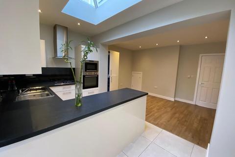 undefined, First Avenue, Dagenham