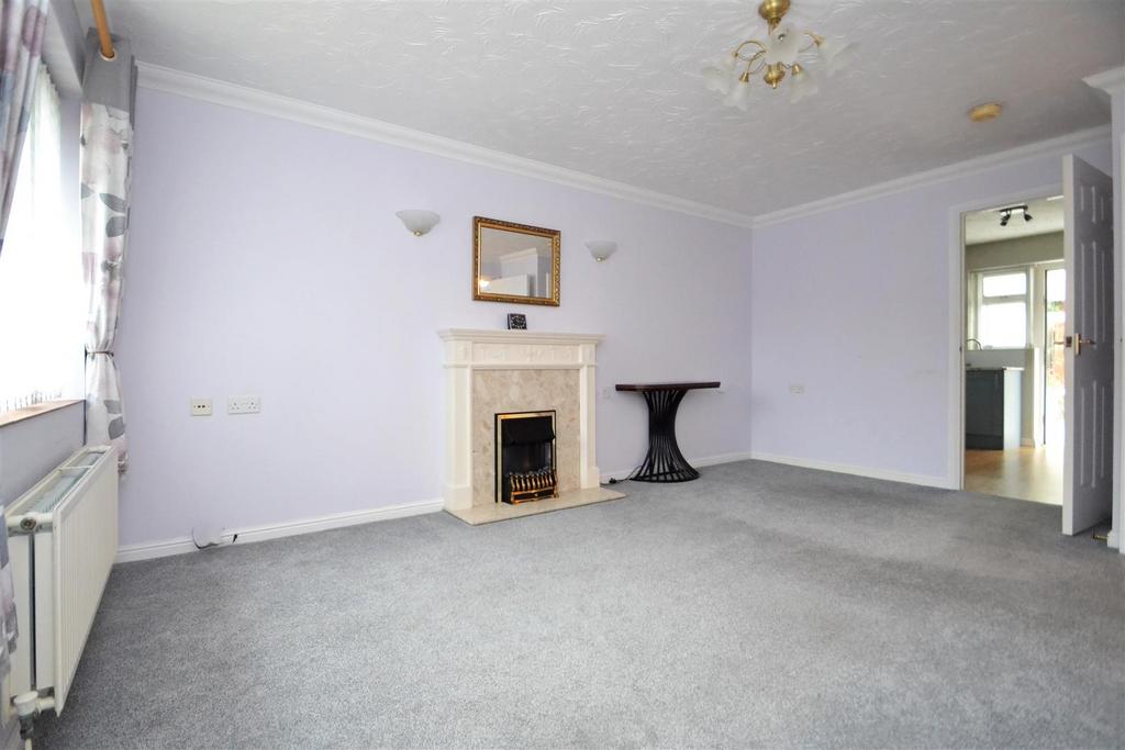 Lounge a.JPG