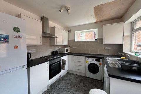 5 bedroom semi-detached house to rent, Teversal Avenue, Lenton, NG7 1PY