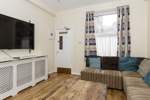 8 bedroom terraced house to rent, Portland Road, Arboretum, NG7 4GP