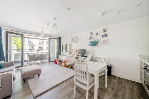 1 bedroom flat for sale, Broadley House, 8 Hewitts Way, Walton-on-Thames, KT12
