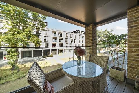 1 bedroom flat for sale, Broadley House, 8 Hewitts Way, Walton-on-Thames, KT12