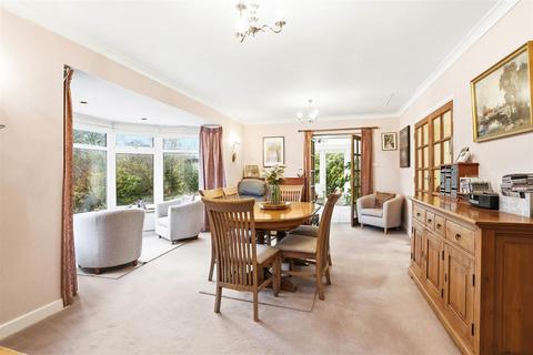 6 bedroom detached house to rent, Highfield, Banstead SM7
