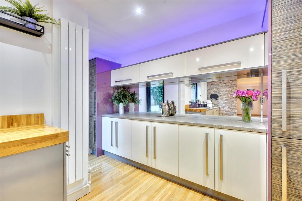 Kitchen 3.jpeg