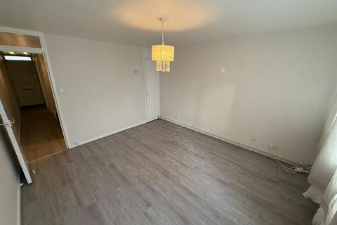 3 bedroom house to rent, Bentham Walk, London