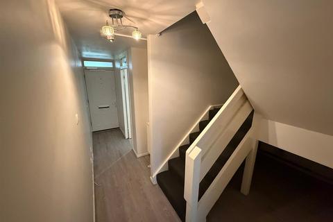 3 bedroom house to rent, Bentham Walk, London