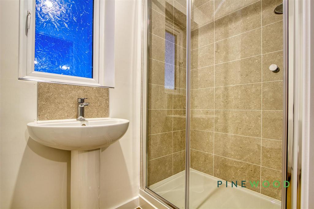 Ensuite (bedroom 1)