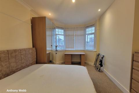 House share to rent, 40 Halstead Road, Winchmore Hill, N21