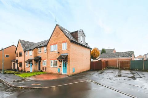 5 bedroom end of terrace house for sale, Pearce Close, Stratton, Swindon, SN2 7SW