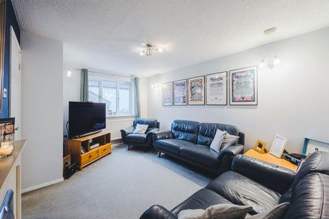 5 bedroom end of terrace house for sale, Pearce Close, Stratton, Swindon, SN2 7SW