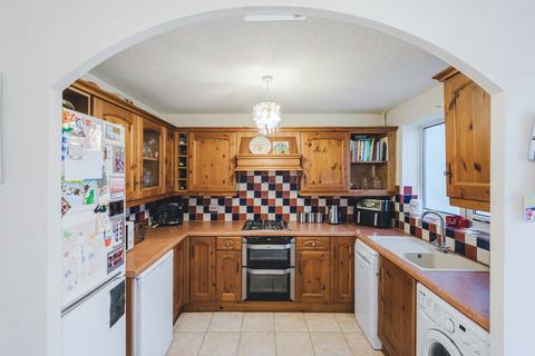 5 bedroom end of terrace house for sale, Pearce Close, Stratton, Swindon, SN2 7SW