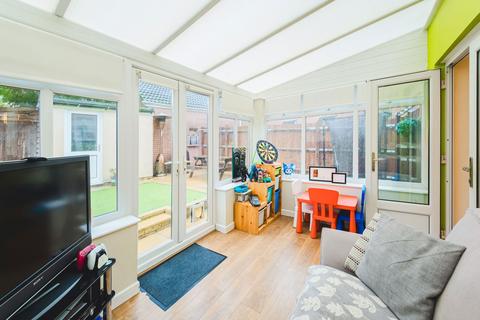 5 bedroom end of terrace house for sale, Pearce Close, Stratton, Swindon, SN2 7SW