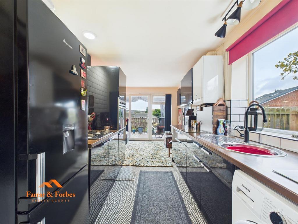 CAM03956 G0-PR0172-STILL006.jpg