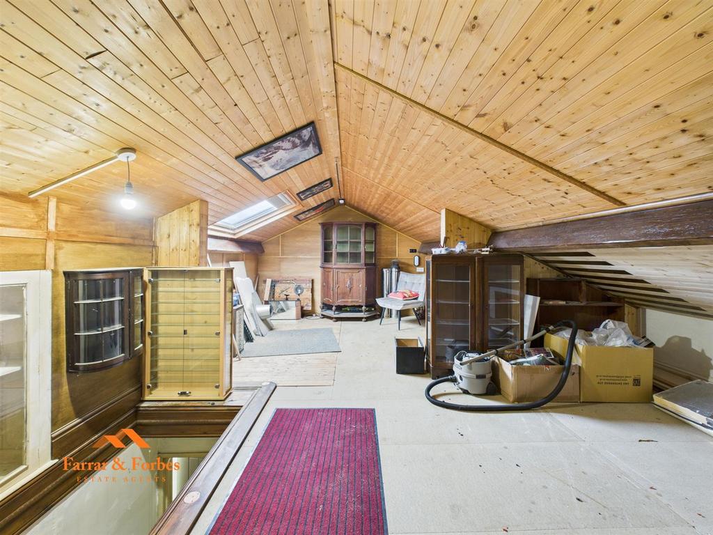 CAM03956 G0-PR0172-STILL009.jpg