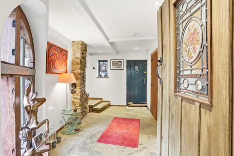 4 bedroom detached house for sale, High Road, Chipstead