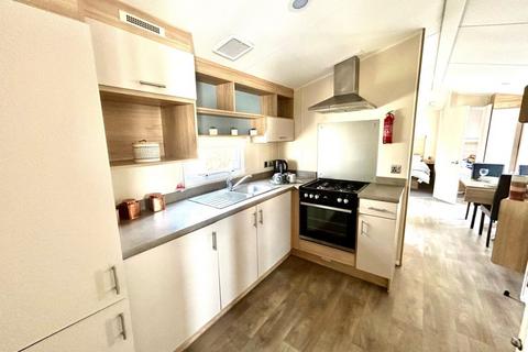 4 bedroom park home for sale, Sand le Mere Holiday Park
