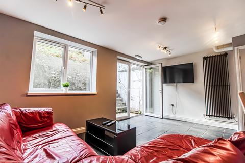 undefined, Queen Street, Pontypridd CF37