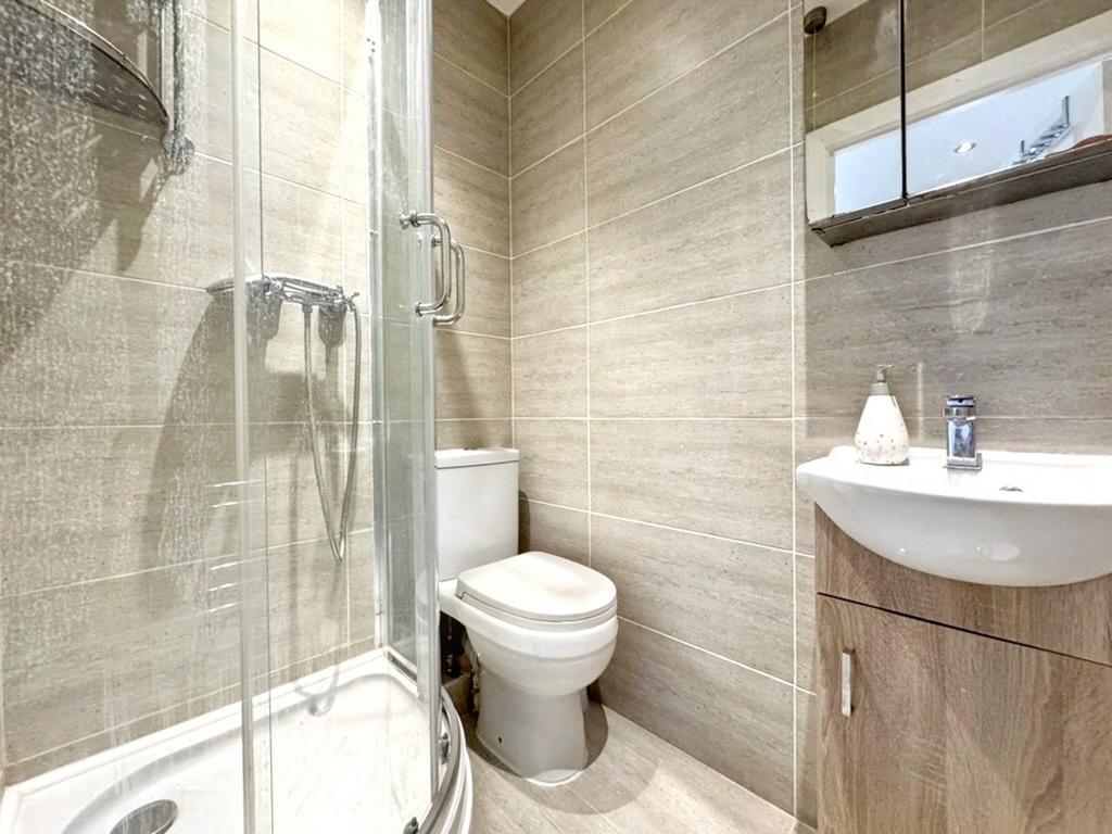 Family shower room