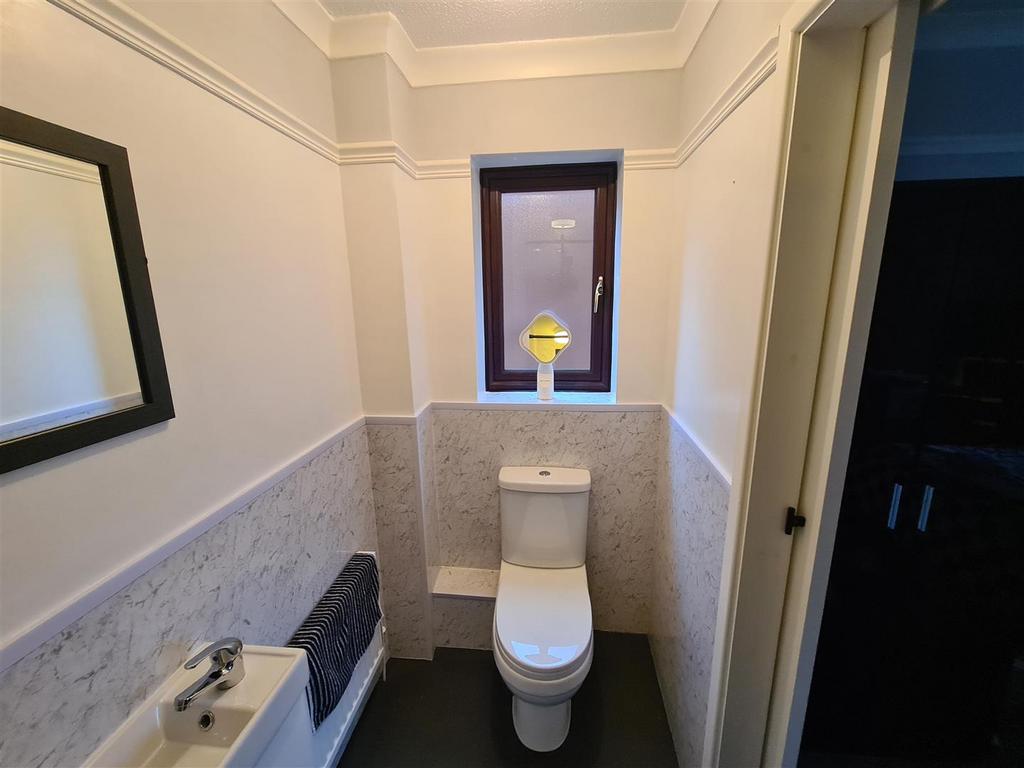 En-suite 1.jpg