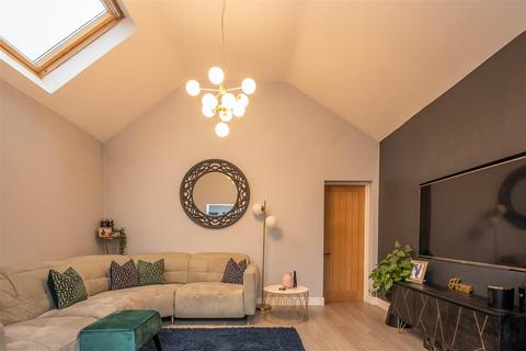 3 bedroom detached bungalow for sale, Windsor Road, Pilgrims Hatch, Brentwood