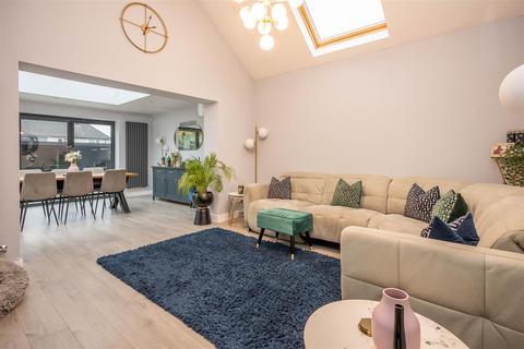 3 bedroom detached bungalow for sale, Windsor Road, Pilgrims Hatch, Brentwood
