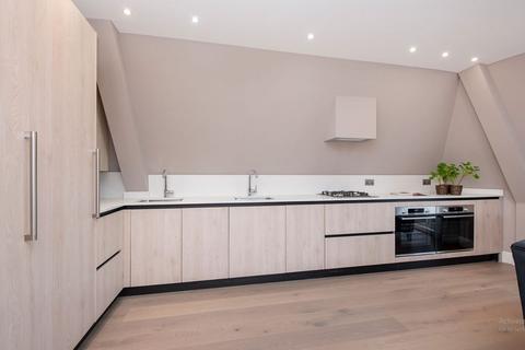 3 bedroom flat to rent, London, NW11