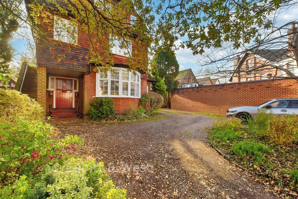 Driveway/Parking