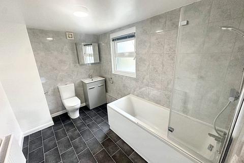 2 bedroom property to rent, Perryfield Street, Maidstone ME14