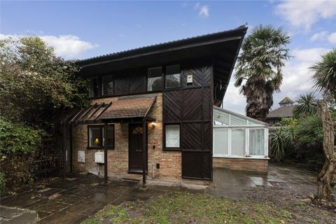 3 bedroom detached house to rent, Friars Mead, London, E14