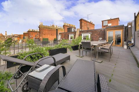 3 bedroom flat to rent, Cadogan Square, Knightsbridge, London