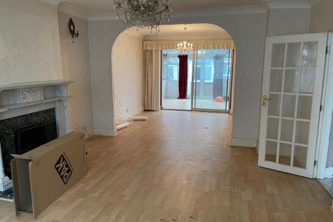 undefined, EALING W5